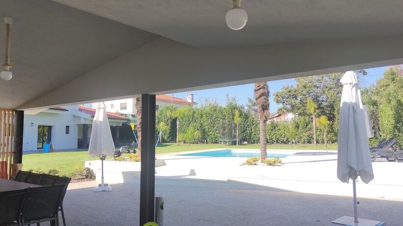 住所  Stunning 6 Bed House In Brito, Guimaraes