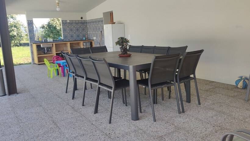 住所  Stunning 6 Bed House In Brito, Guimaraes