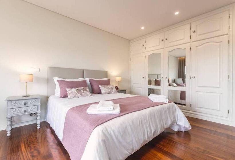 住所  Stunning 6 Bed House In Brito, Guimaraes