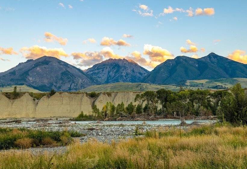 Курорт Under Canvas North Yellowstone   Paradise Valley