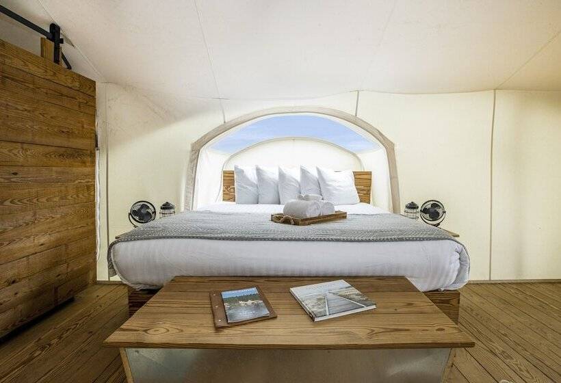 Курорт Under Canvas North Yellowstone   Paradise Valley