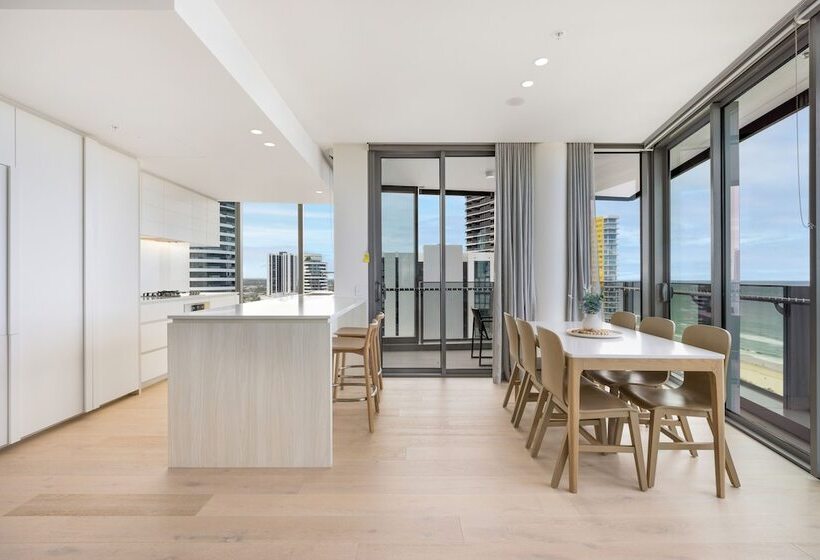 Signature Broadbeach   Gclr