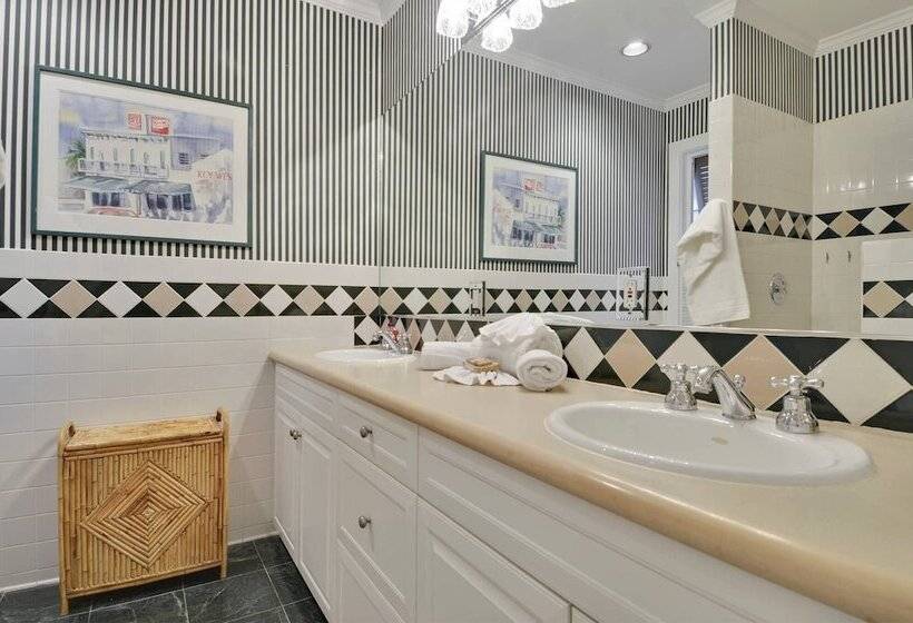 Amelia Home By Avantstay In Historic Old Town W/ Pool