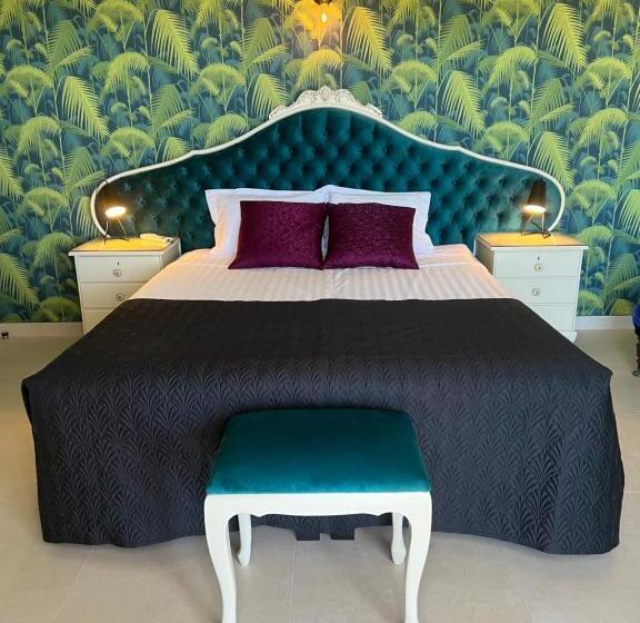 مبيت وإفطار Palm View Guesthouse, Adults Only