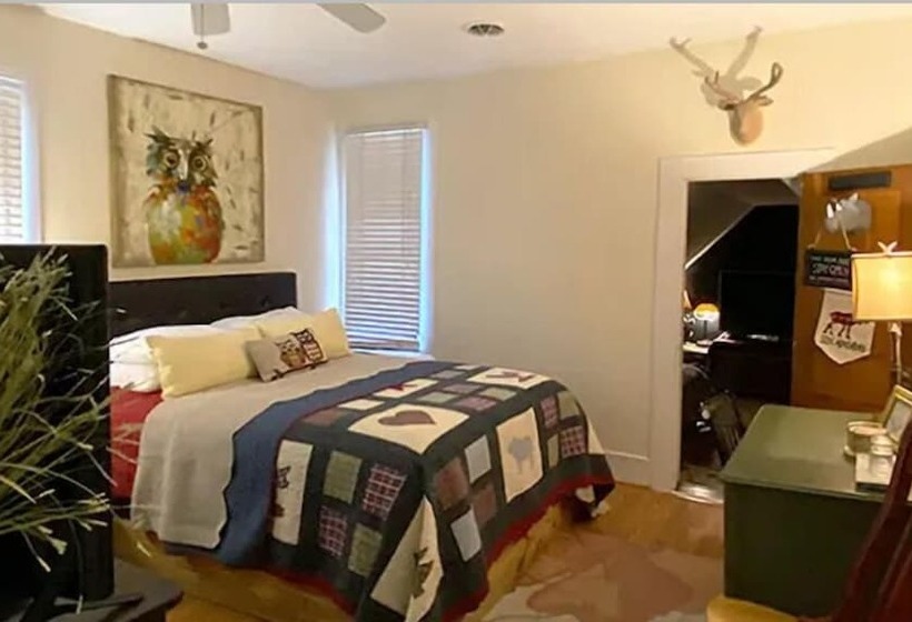 College Inn Bed And Breakfast
