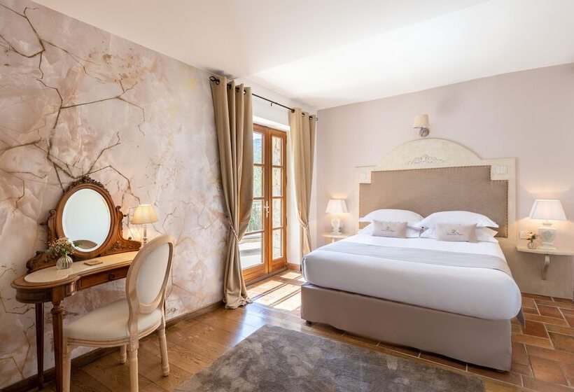 فندق Domaine Du Reginu