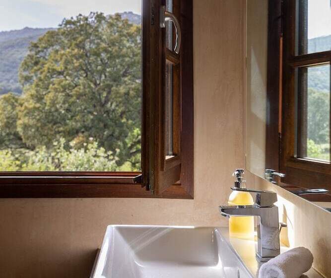 فندق Domaine Du Reginu