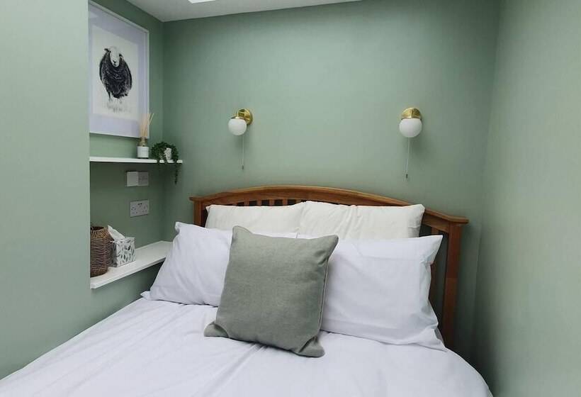 בית מלון כפרי La Al Lodge In Kendal, Gateway To The Lakes