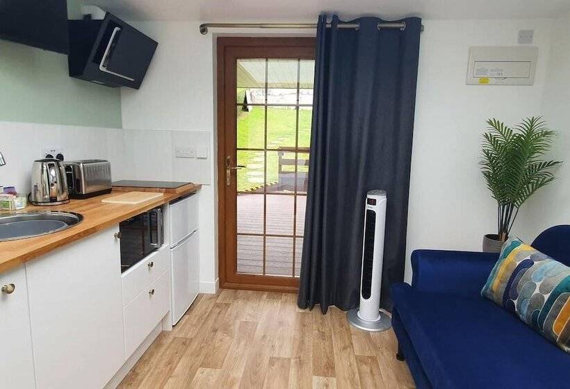 בית מלון כפרי La Al Lodge In Kendal, Gateway To The Lakes