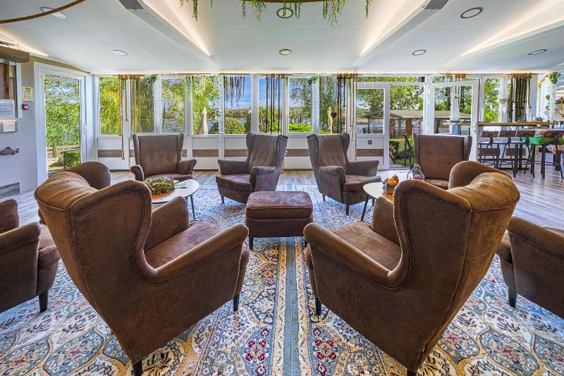 酒店 Mártoni Resort & Restaurant