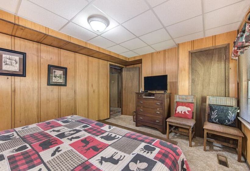 Rays Chalet   Unique And Cozy Riverfront Home!