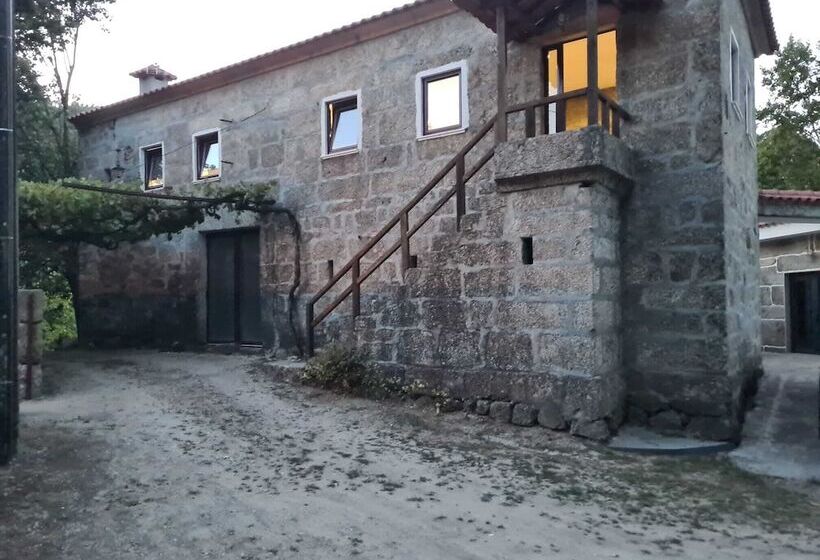דירת נופש Beautiful 2 Bed House   Marco De Canaveses