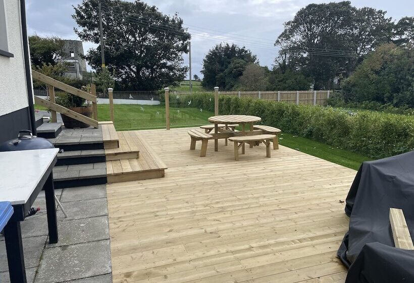 דירת נופש Beautiful 3 Bed House In Sunny Killough Down