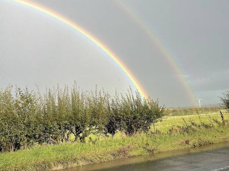 דירת נופש Beautiful 3 Bed House In Sunny Killough Down