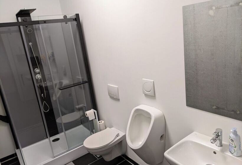 住所  Boardingrooms Direct A8, Close To Stuttgart, 25min
