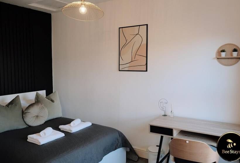 דירת נופש Pickmere House  An Oasis Near Town Centre