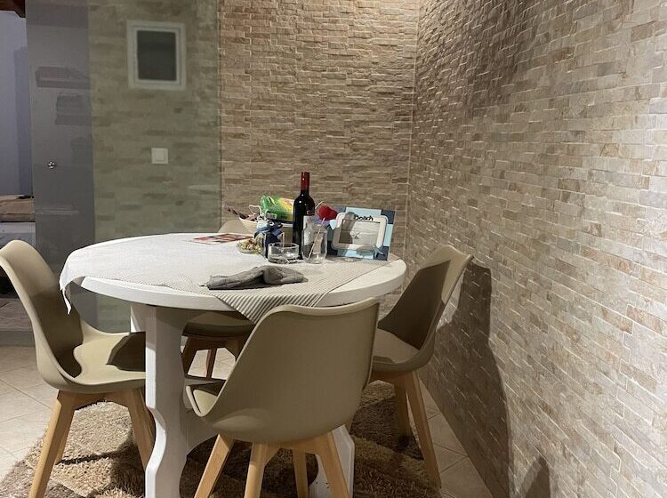 住所  Remarkable 1 Bed House Corfu