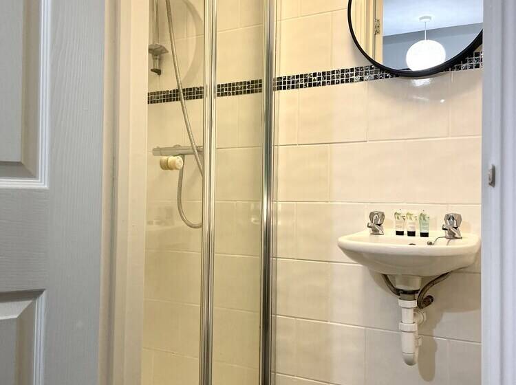 レジデンス Vibrant 6 Bed Stylish Home In Heart Of Southsea