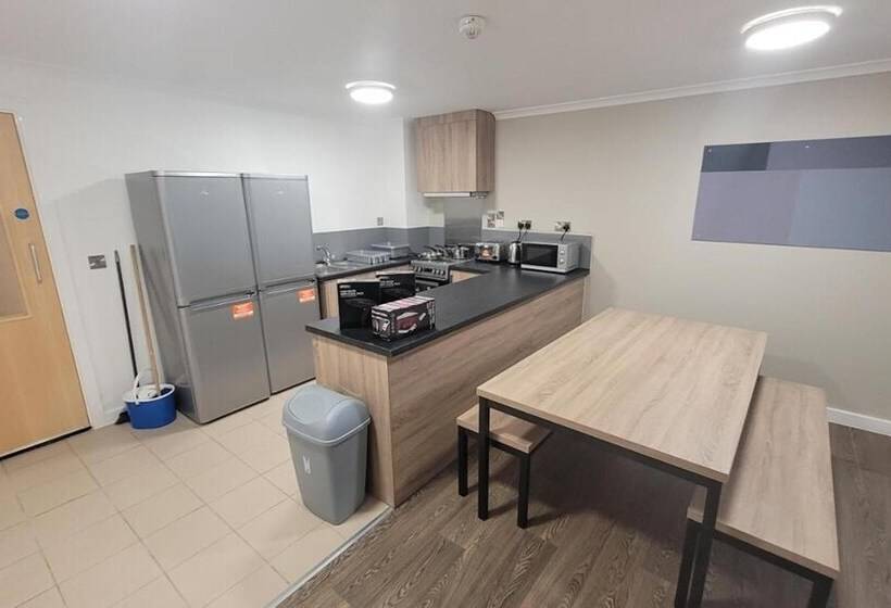 هاستل Ensuite Rooms, Coventry   Campus Accommodation