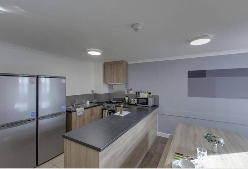 هاستل Ensuite Rooms, Coventry   Campus Accommodation