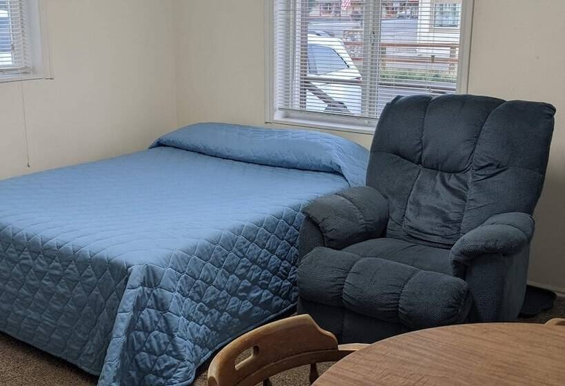 Bar H Motel
