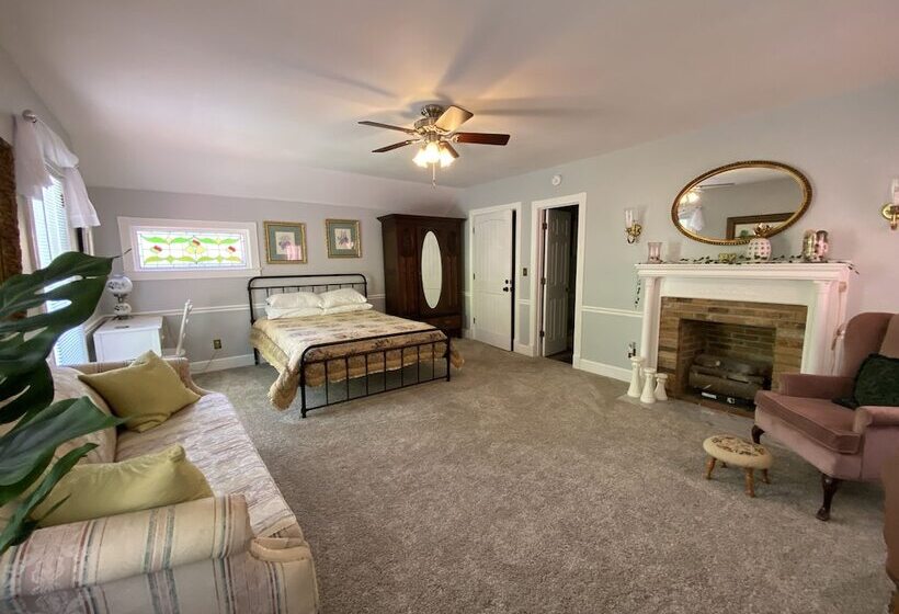 مبيت وإفطار Misty Mountain Inn