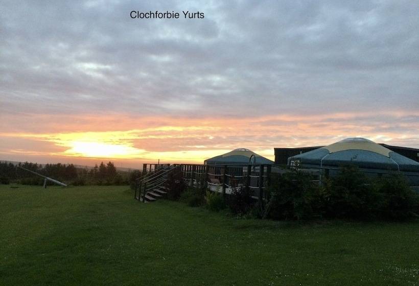 Orange Yurt With Hot Tub  Sleeps 3, Parking & Wifi