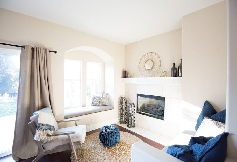 Grapevine By Avantstay Secluded 5br Villa 4 Acres Of Vineyards & Avo Groves!