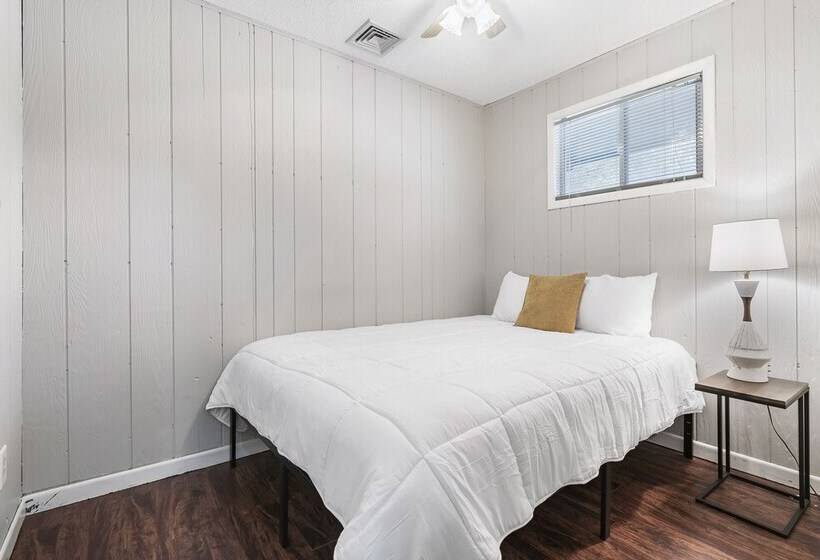 هتل Kimberling Cove C1