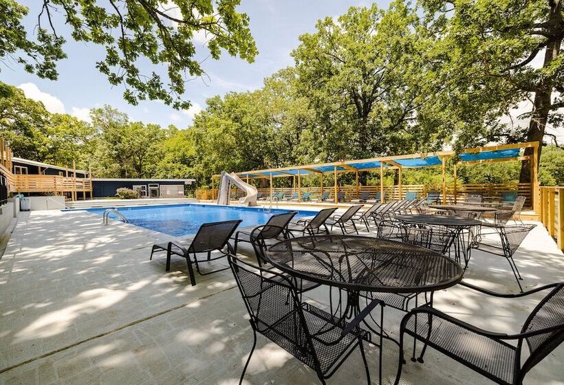 هتل Kimberling Cove H20