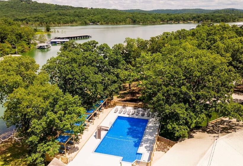 هتل Kimberling Cove M9