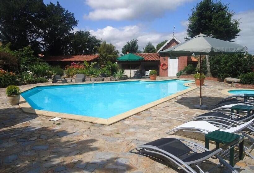 ホテル Le Manoir De La Barbacane