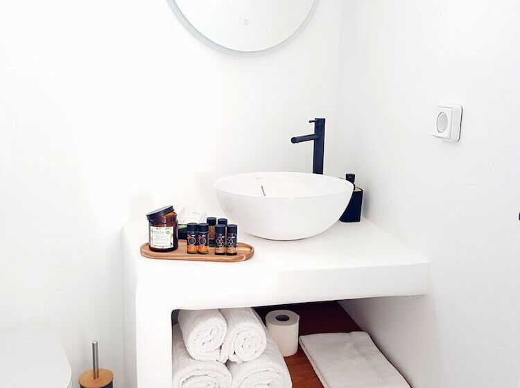 Mylithos Suites