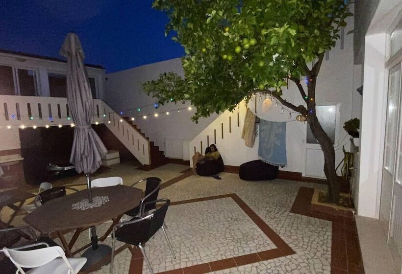 דירת נופש Charming 5 Bed House In Granja