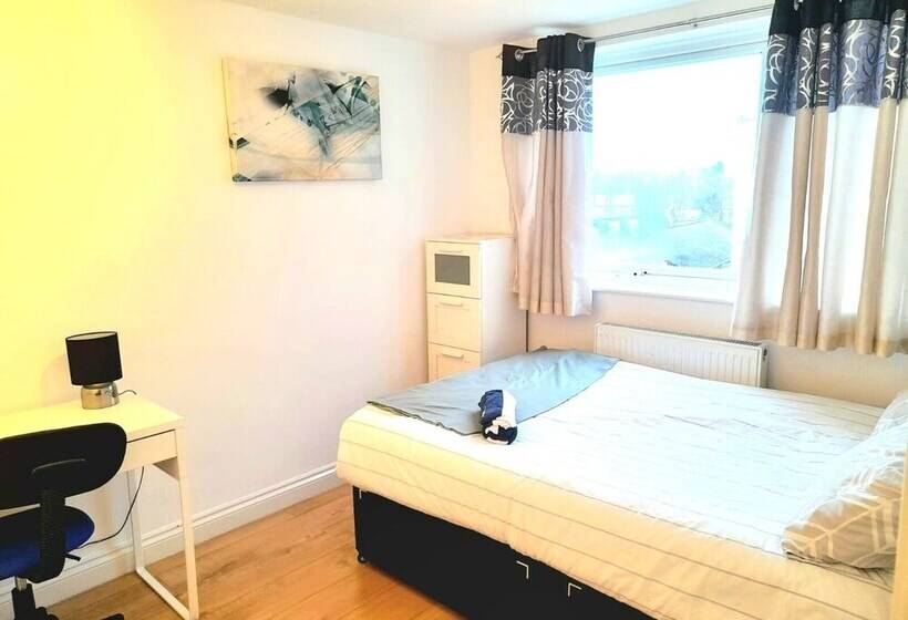 إقامة Lovely And Spacious House In South London