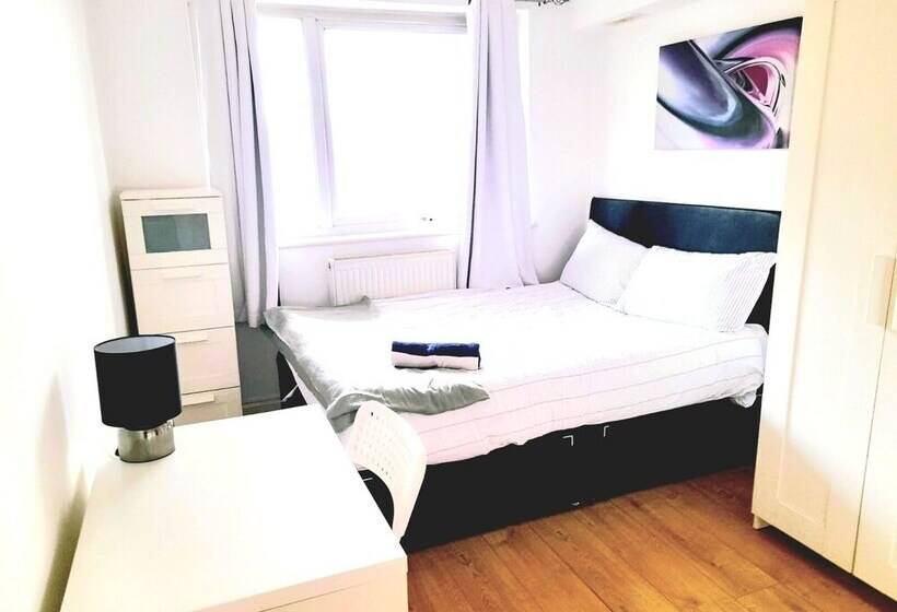 إقامة Lovely And Spacious House In South London