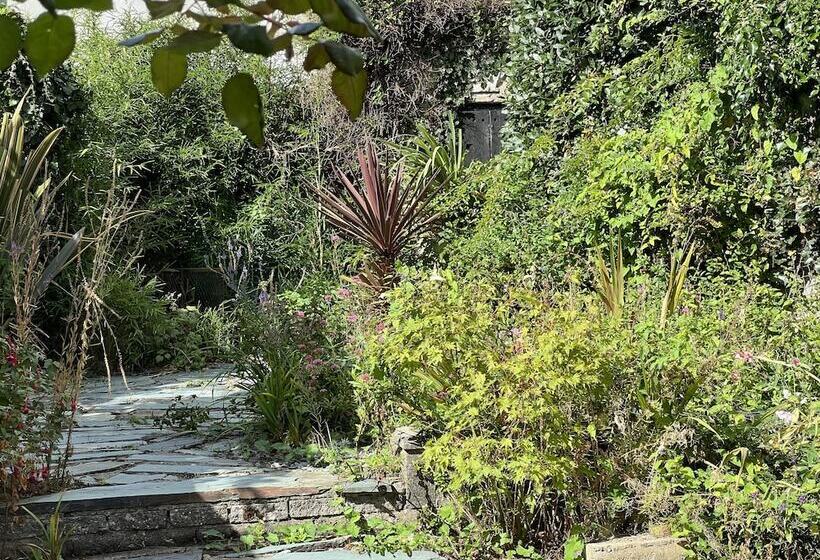 レジデンス Traditional 3 Bed Cottage, Log Burner & Sea Views!