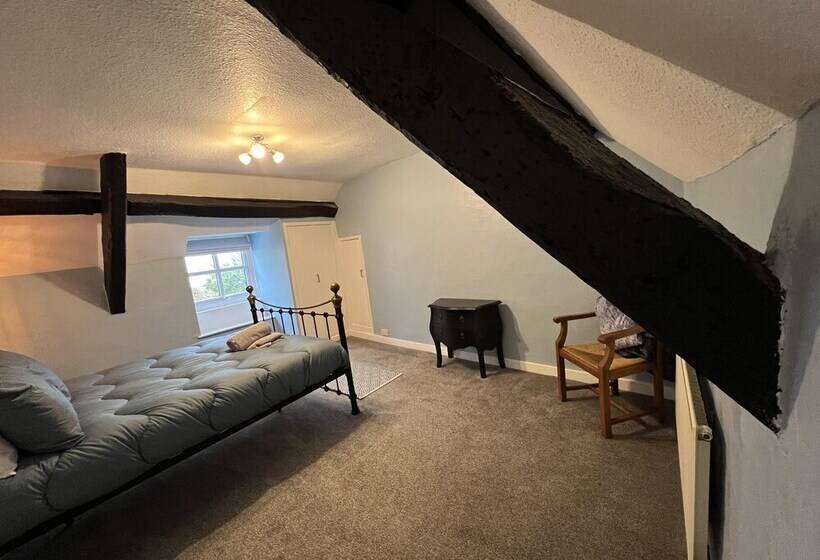 レジデンス Traditional 3 Bed Cottage, Log Burner & Sea Views!
