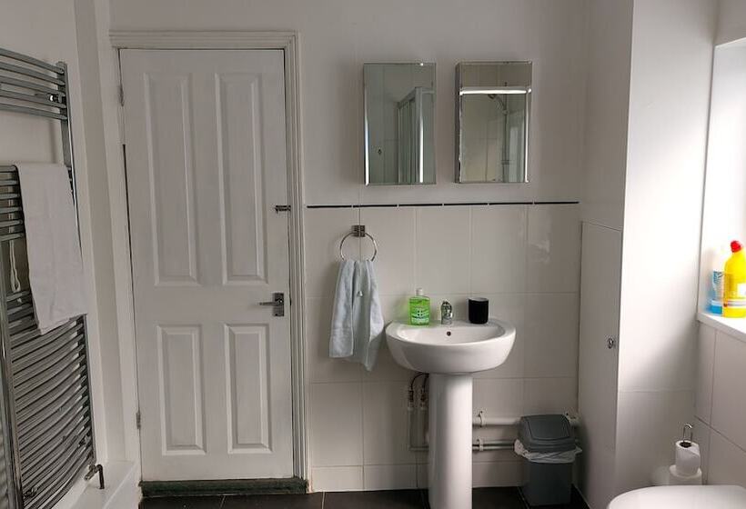 住所  Victoria Heights   Beautiful 3 Bed In Gillingham K