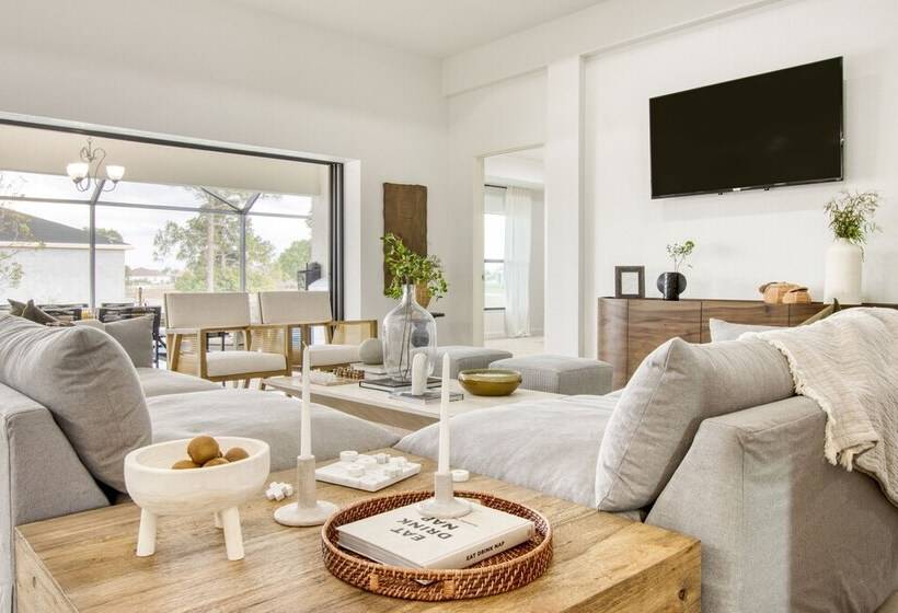 Sirenia By Avantstay Gorgeous Cape Coral Home W/ Pool & Modern Interior