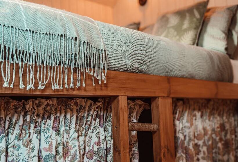 Stunning Shepherd S Hut Retreat, North Devon