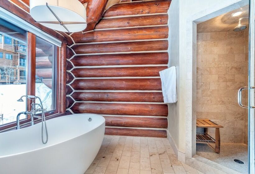 Villas At Tristant 137 By Avantstay Ski In/ Ski Out Home W/ Panoramic Views & Hot Tub