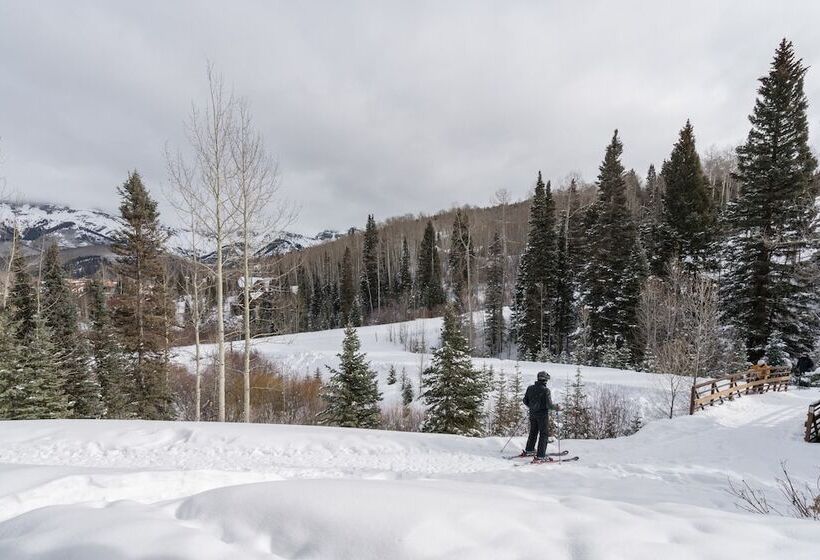 Villas At Tristant 137 By Avantstay Ski In/ Ski Out Home W/ Panoramic Views & Hot Tub