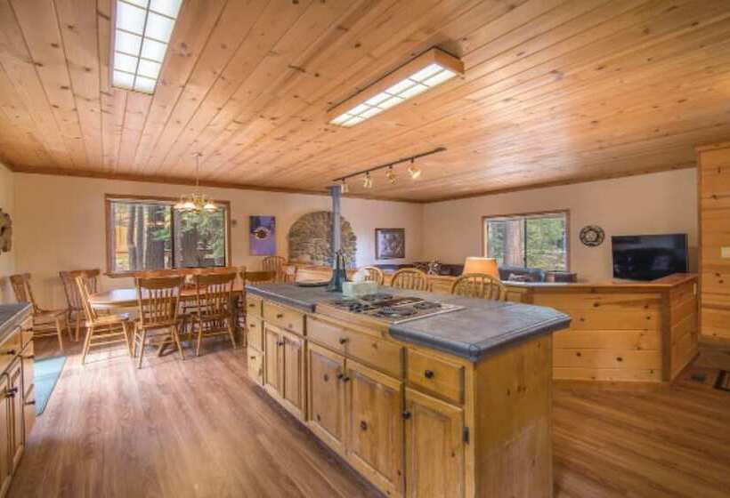 Whiskey Springs By Avantstay Classic Cabin Near Tahoe Donner Ski Area!