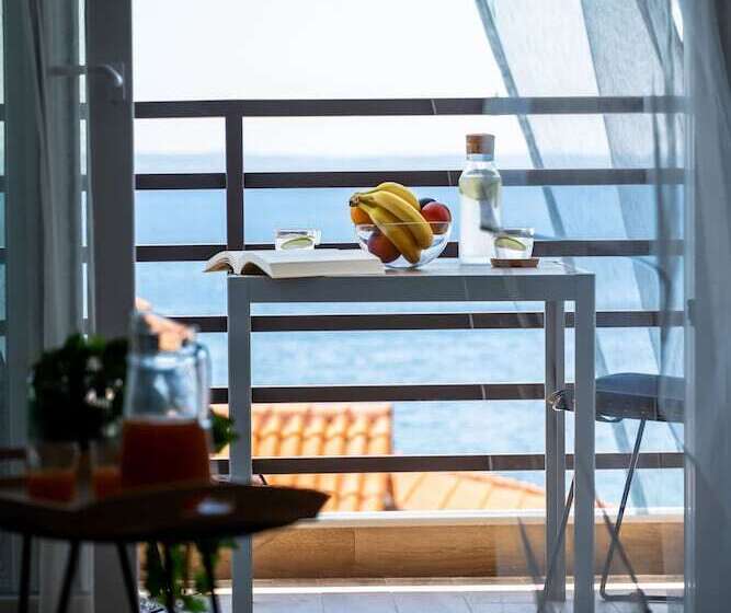 Aiora Suites