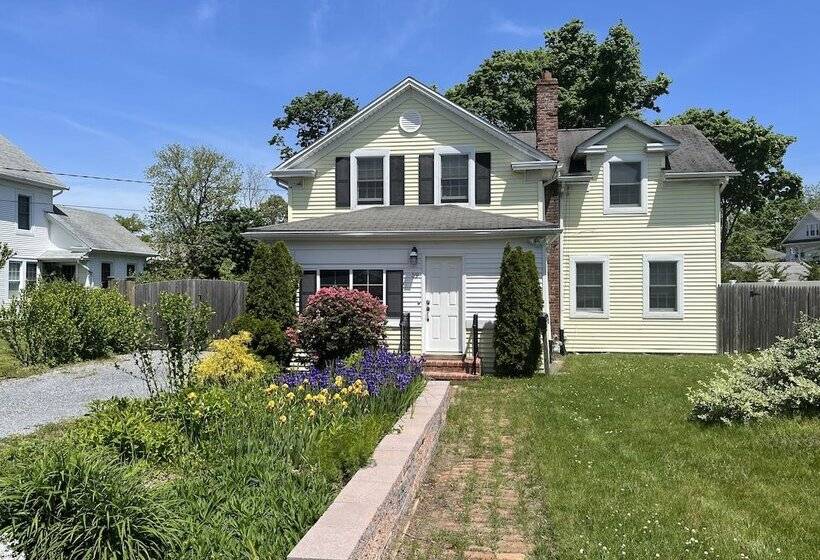Bed and Breakfast Come As You Are Inn Llc