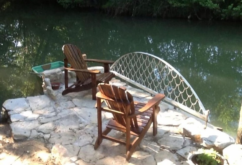 مبيت وإفطار En Bord De Rivière