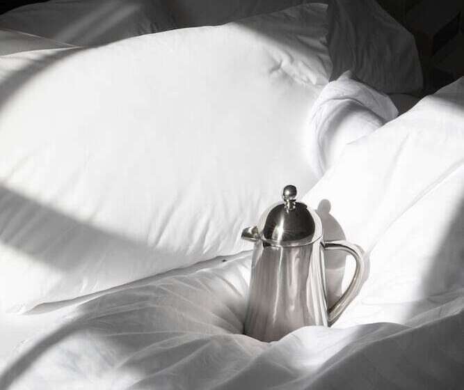 Bob W Commercial House