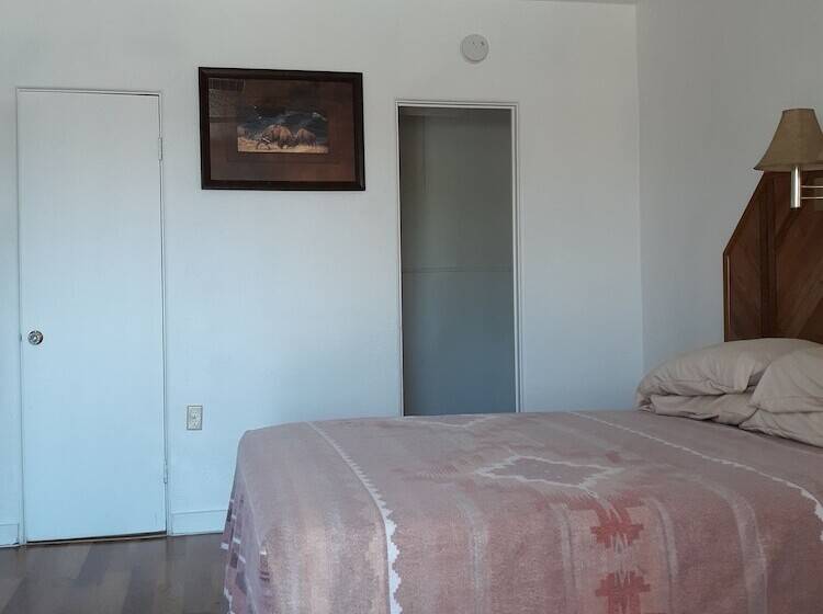 Desert View Inn