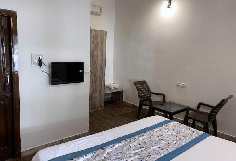 בית מלון כפרי Corbett Ambience Resort